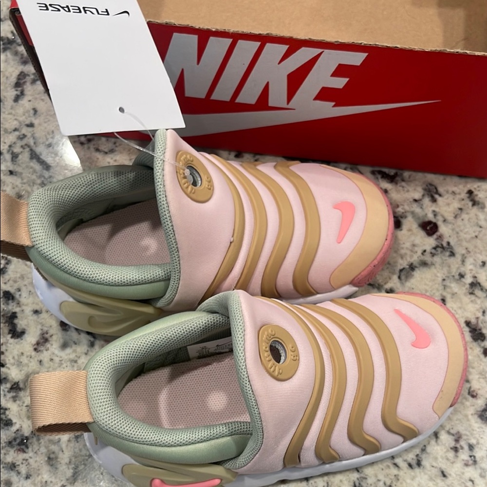 Nike Dynamo Go Kids Sneakers